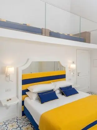 Deluxe Dört Kişilik Oda, Havuz Kenarı