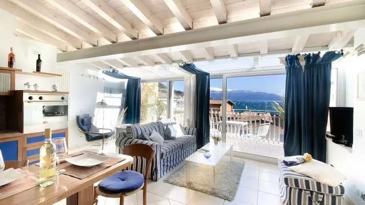 Apart Daire, Balkon, Göl Manzaralı