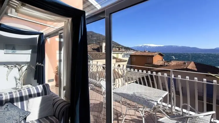 Apart Daire, Balkon, Göl Manzaralı