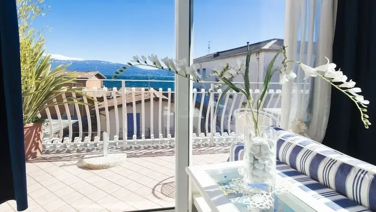 Apart Daire, Balkon, Göl Manzaralı