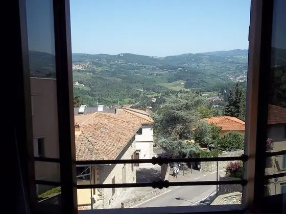 Üç Kişilik Oda, Tepe Manzaralı