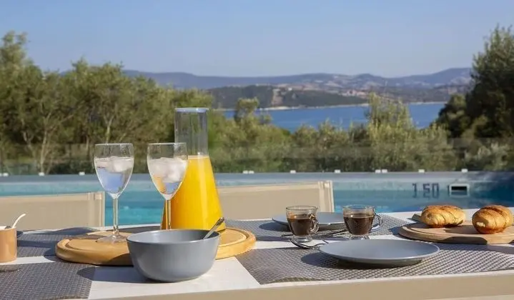 Villa, 4 Yatak Odası, Kişiye Özel Havuzlu, Deniz Manzaralı