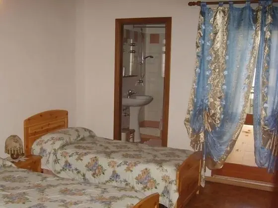 Tek Büyük veya İki Ayrı Yataklı Oda