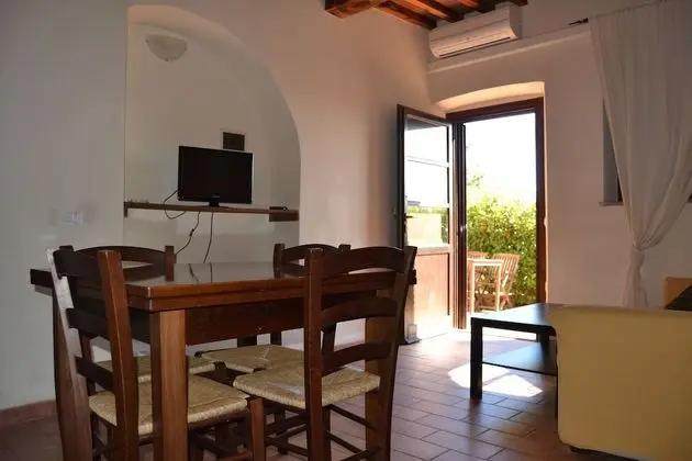 Apart Daire, 2 Yatak Odası, Bahçeli