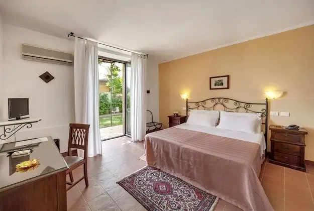 Classic Büyük Yataklı Tek Kişilik Oda