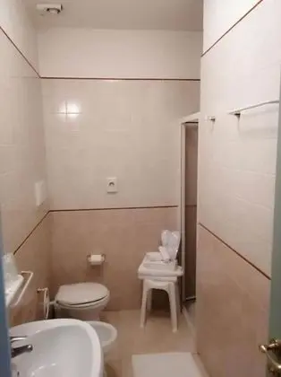 Üç Kişilik Oda