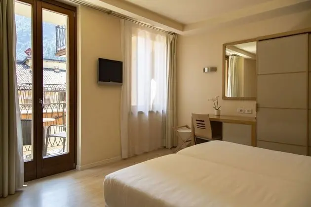 Standard Üç Kişilik Oda, Balkon