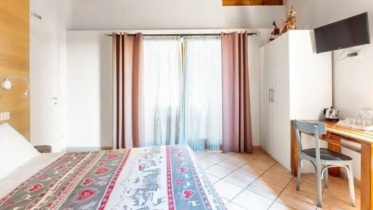 Tek Büyük veya İki Ayrı Yataklı Oda (Magnolia)