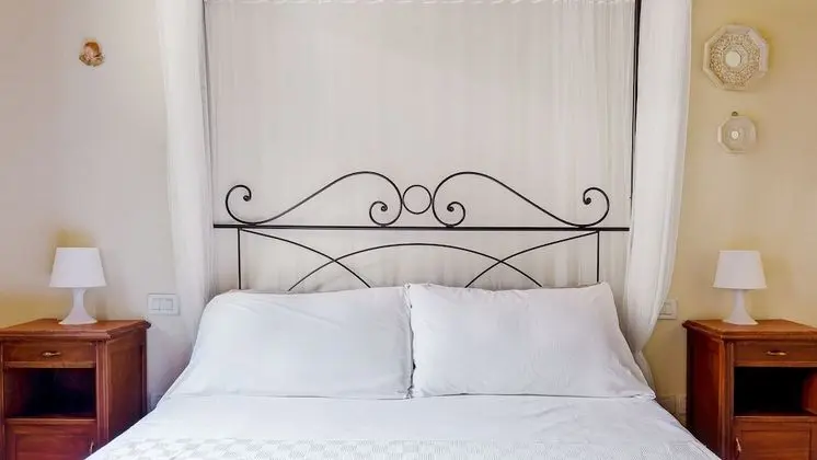 Tek Büyük Yataklı Oda, 1 Büyük (Queen) Boy Yatak (Melograno)