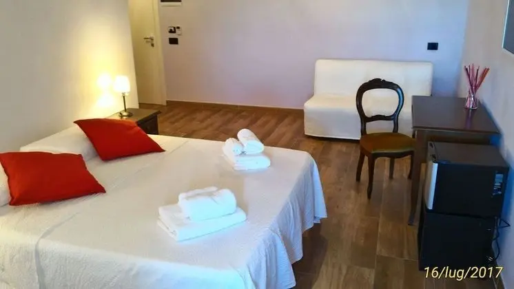 Junior Süit, 1 Büyük (Queen) Boy Yatak ve Çekyat, Özel Banyo, Bahçe Manzaralı