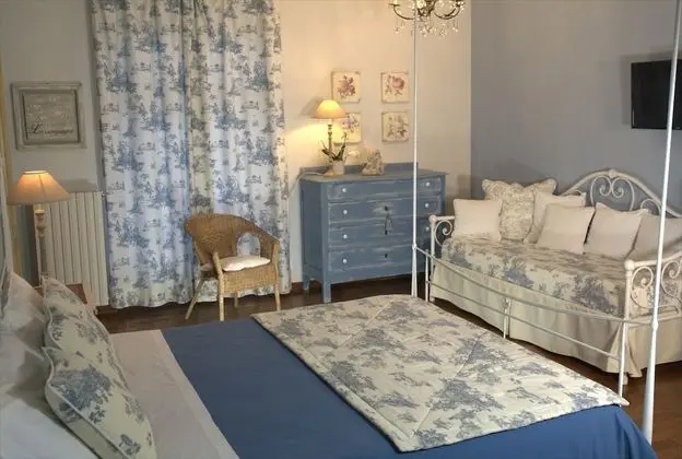 Üç Kişilik Oda, Sigara İçilmez