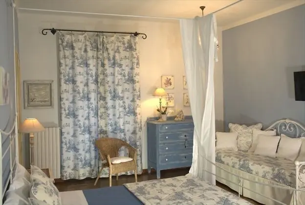 Üç Kişilik Oda, Sigara İçilmez