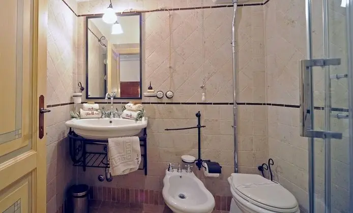 Standard Tek Büyük Yataklı Oda