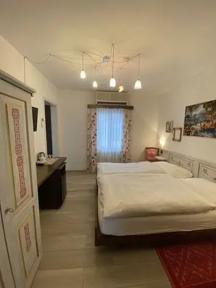 Classic Tek Büyük Yataklı Oda