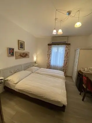 Classic Tek Büyük Yataklı Oda