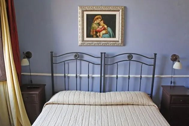 Standard Tek Büyük Yataklı Oda