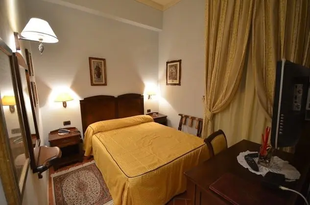 Economy Tek Büyük Yataklı Oda