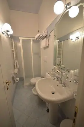 Economy Tek Büyük Yataklı Oda