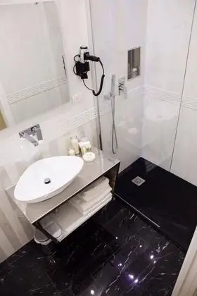 Deluxe Tek Büyük veya İki Ayrı Yataklı Oda, Balkon, Şehir Manzaralı