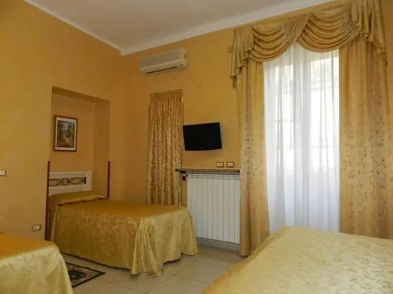 Standard Üç Kişilik Oda