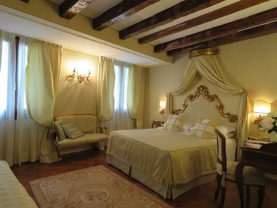 Deluxe Üç Kişilik Oda