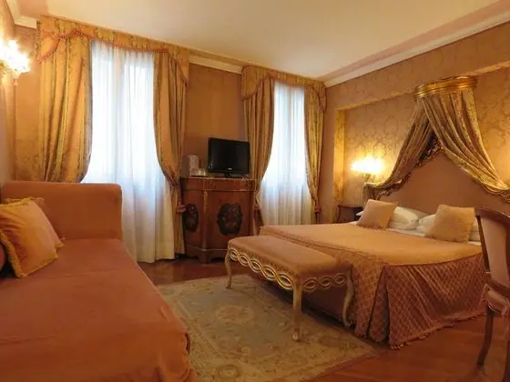 Deluxe Üç Kişilik Oda