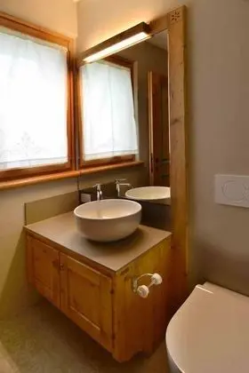 Business Tek Büyük Yataklı Oda, 1 En Büyük (King) Boy Yatak, Dağ Manzaralı (two)