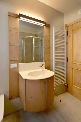 Traditional Tek Büyük Yataklı Oda, 1 En Büyük (King) Boy Yatak, Dağ Manzaralı (one)