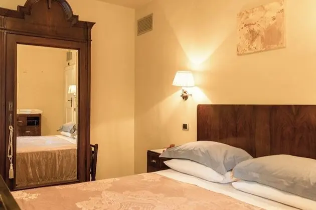 Basic Tek Büyük Yataklı Oda (Rossini)