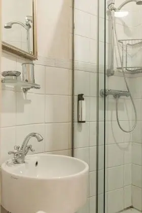 Standard Tek Büyük Yataklı Oda (Pergolesi)