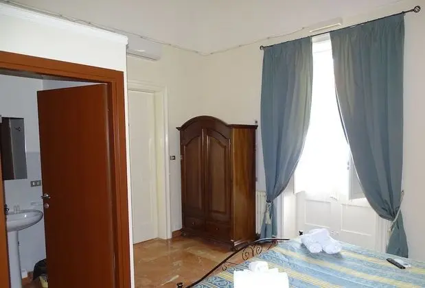 Deluxe Dört Kişilik Oda (102)