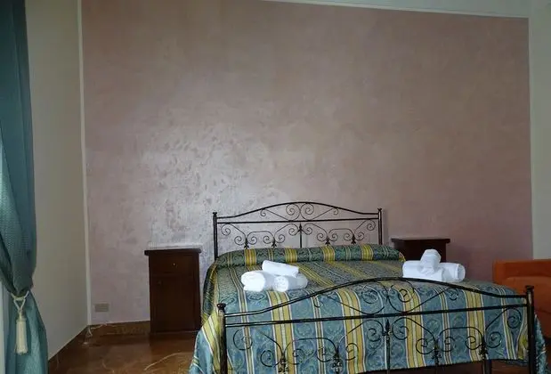 Deluxe Dört Kişilik Oda (102)