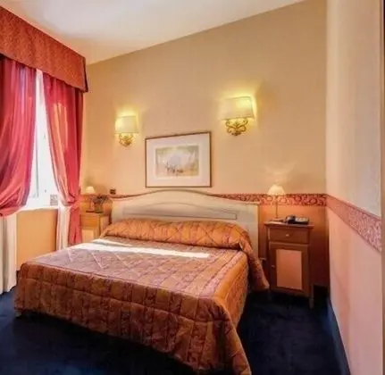 Classic Tek Büyük Yataklı Oda