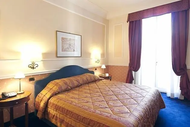 Classic Tek Büyük Yataklı Oda