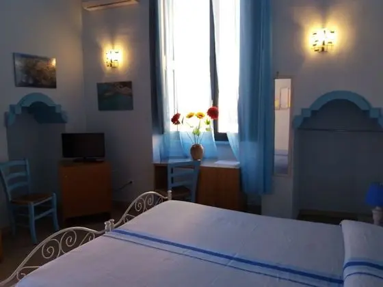 Tek Büyük veya İki Ayrı Yataklı Oda (ground floor)