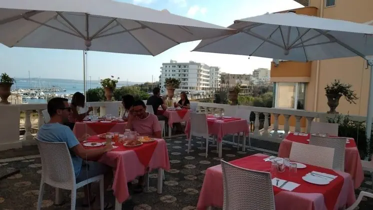 Tek Büyük veya İki Ayrı Yataklı Oda (ground floor)