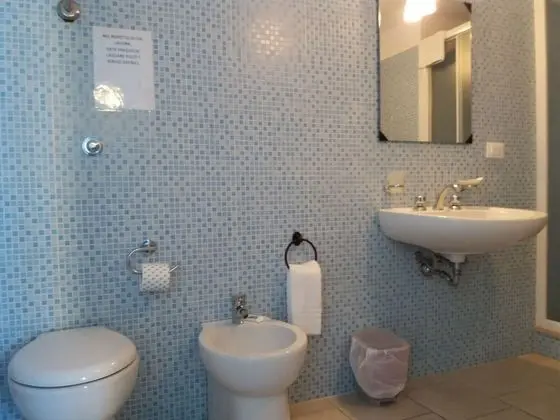 Tek Büyük veya İki Ayrı Yataklı Oda (ground floor)