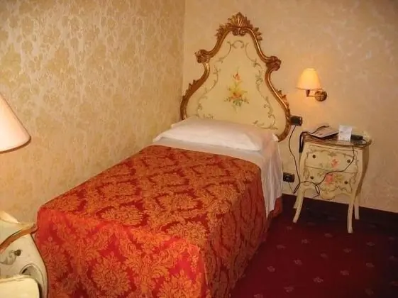 Standard Tek Kişilik Oda