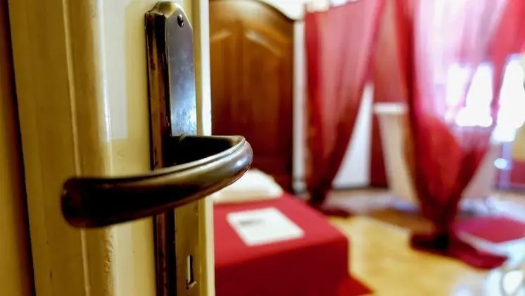 Üç Kişilik Oda, Ortak Banyo