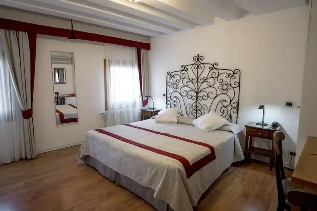 Comfort Tek Büyük Yataklı Oda
