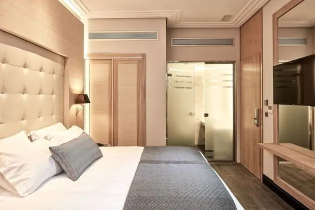 Junior Süit, Balkon