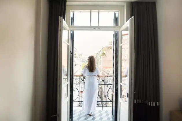 Junior Süit, Balkon