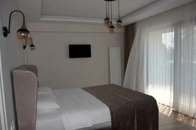Göl Manzaralı Standard