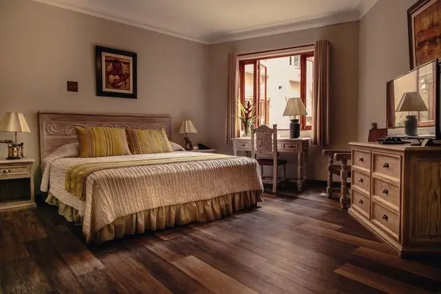 Single Senorial Room