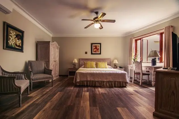 Single Senorial Room