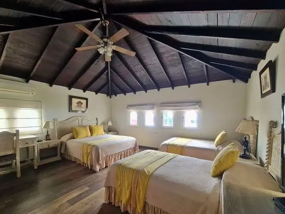 Triple Colonial Room