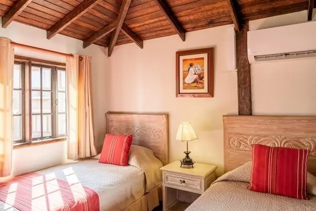 Triple Colonial Room