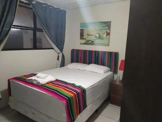Deluxe Büyük Yataklı Tek Kişilik Oda, 1 Yatak Odası, Özel Banyo