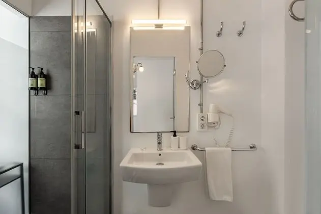 Standard Tek Büyük Yataklı Oda