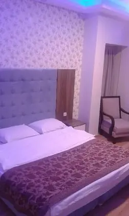 Tek Büyük veya İki Ayrı Yataklı Oda